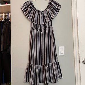 Soprano black and white  off the shoulder dress